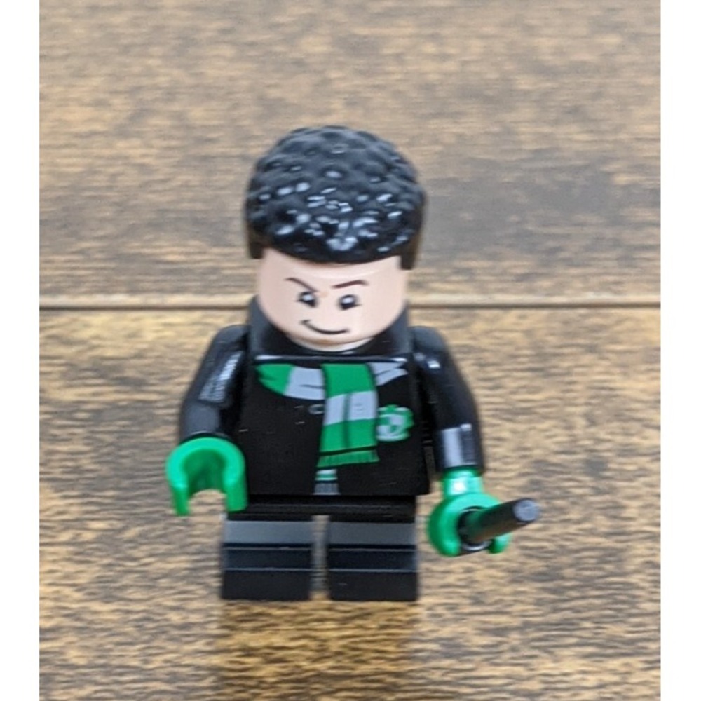 LEGOโ Minifigure Black Green Scarf Wand Collectible Toy Figure - Picture 1 of 5